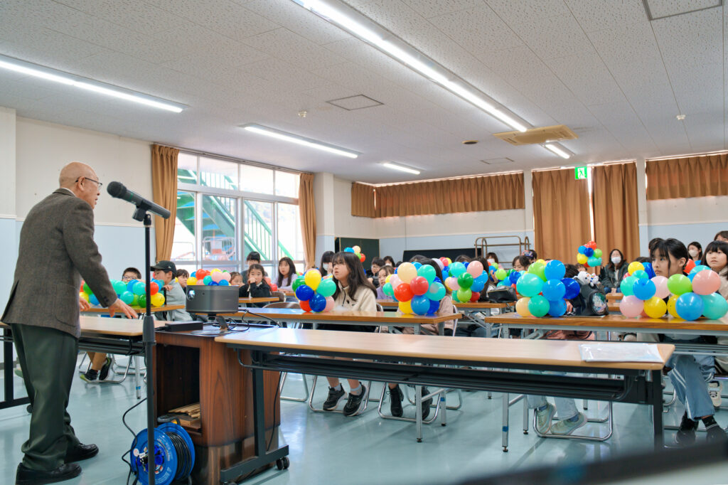 挨拶をする室田自治会長